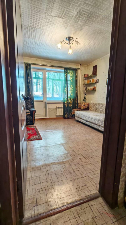 Продажа 3-комн квартиры Парижской Коммуны улица, 30