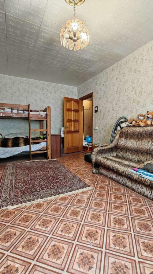 Продажа 3-комн квартиры Парижской Коммуны улица, 30
