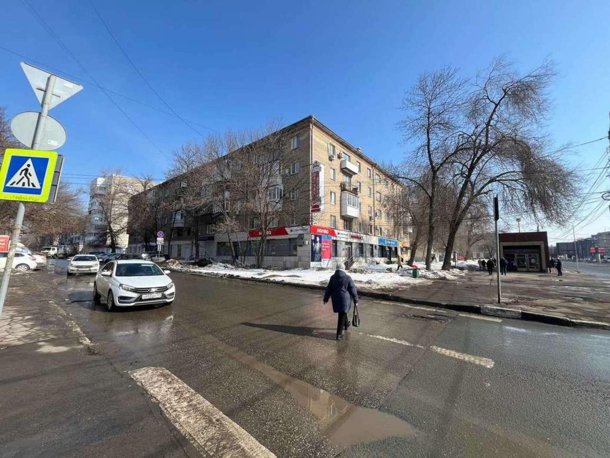 Сдать торговое помещение за 86 100 рублей на Митирева пр-т, 16