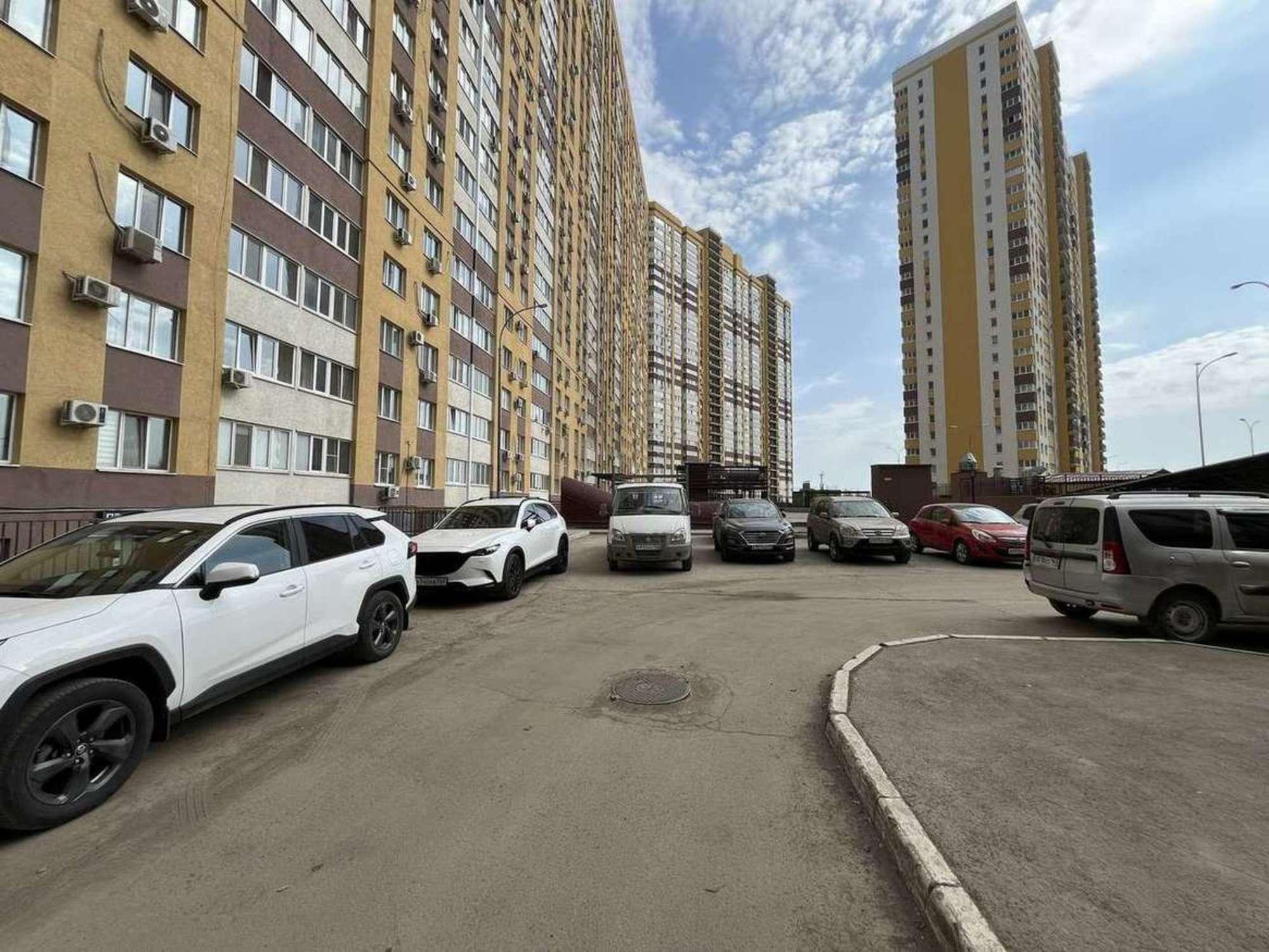Купить торговое помещение за 8 000 000 рублей на Краснодонская улица, 10