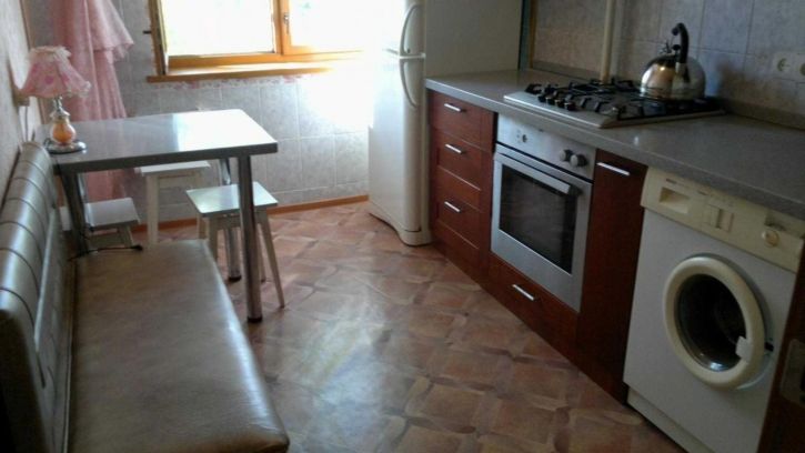 3-комн квартира Георгия Димитрова улица, 83