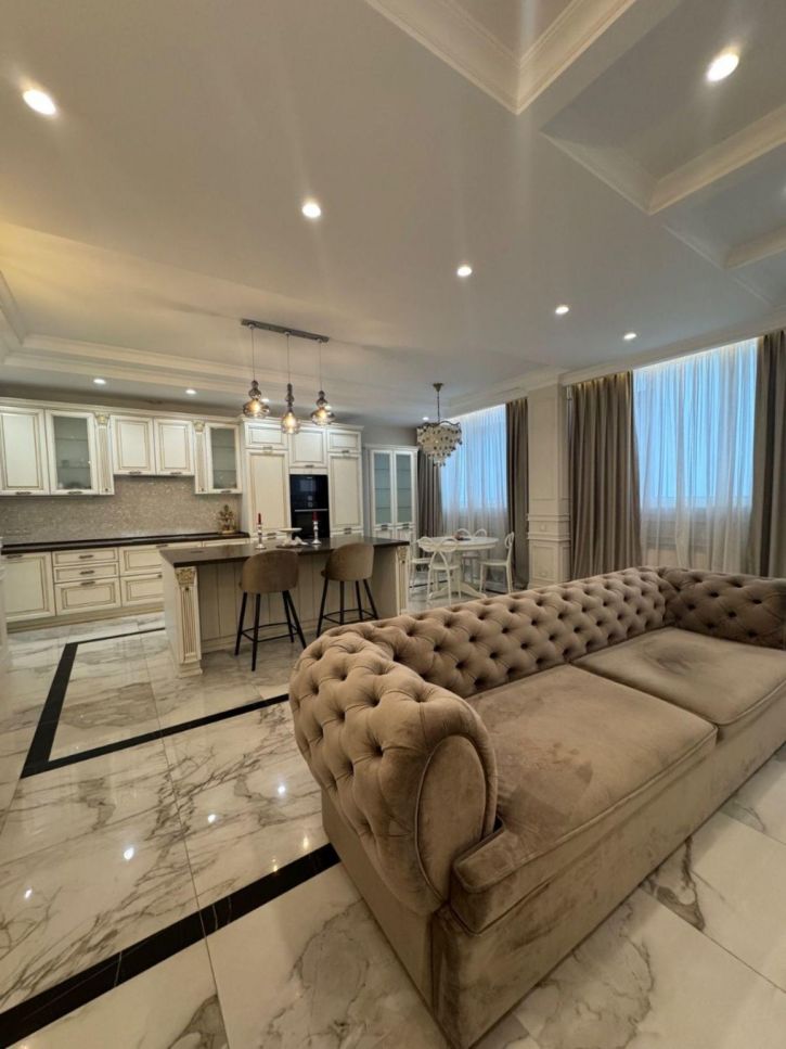 2-комн квартира Чкалова улица, 72