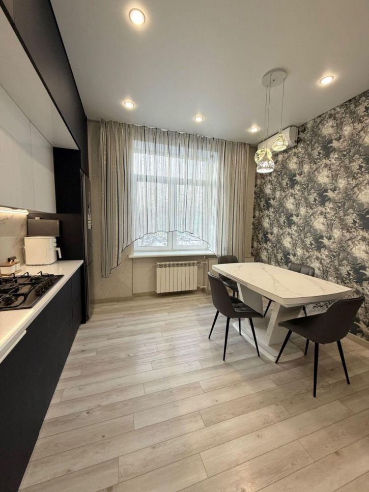 3-комн квартира Кирова проспект, 40