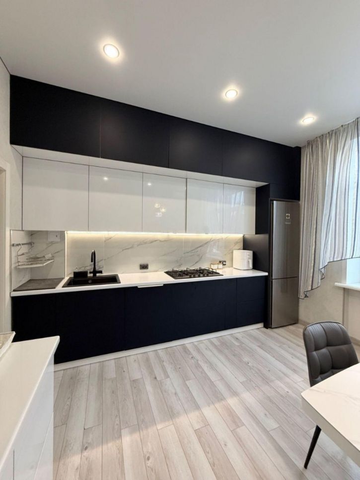 3-комн квартира Кирова проспект, 40