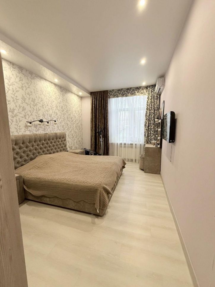 3-комн квартира Кирова проспект, 40