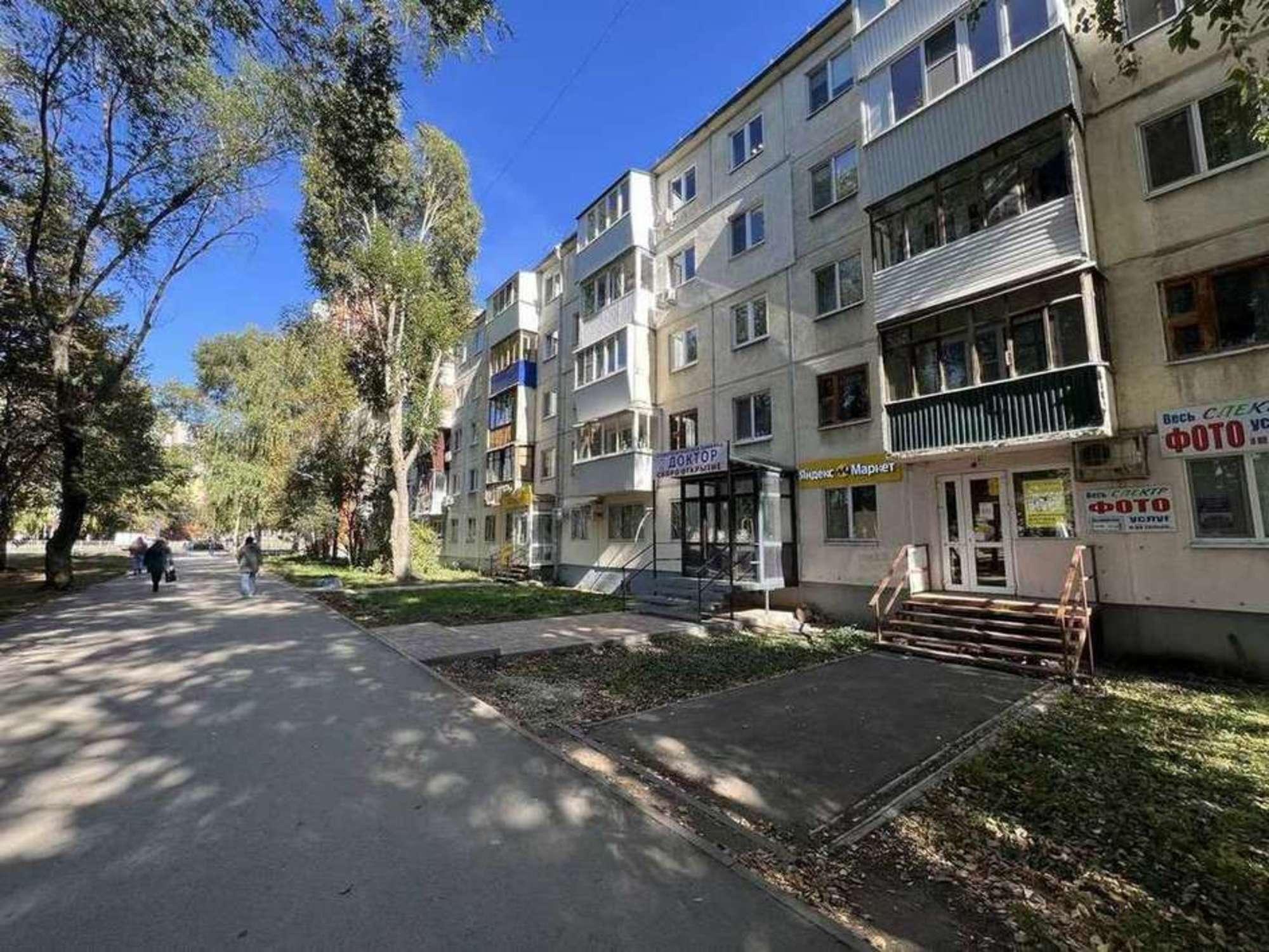 Сдать торговое помещение за 60 000 рублей на 22 Партсъезда улица, 183