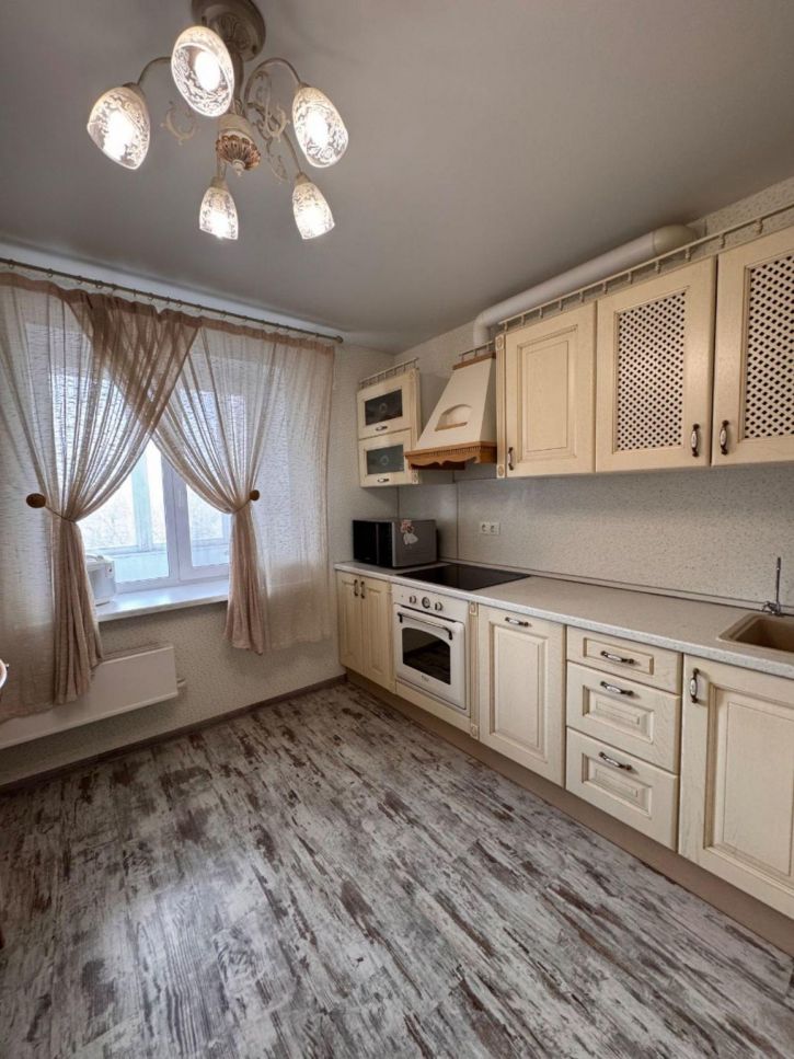 3-комн квартира Енисейская улица, 50