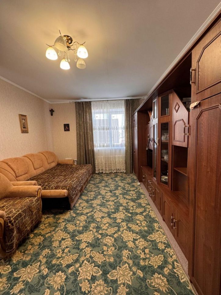 3-комн квартира Виталия Талабаева улица, 8