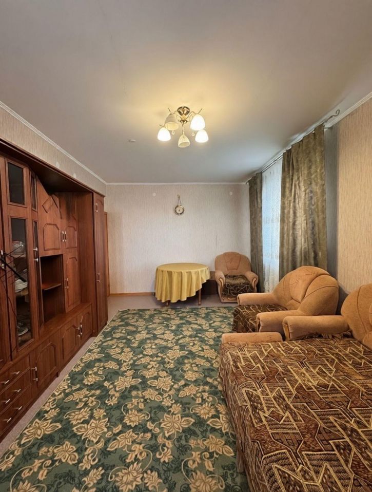 3-комн квартира Виталия Талабаева улица, 8