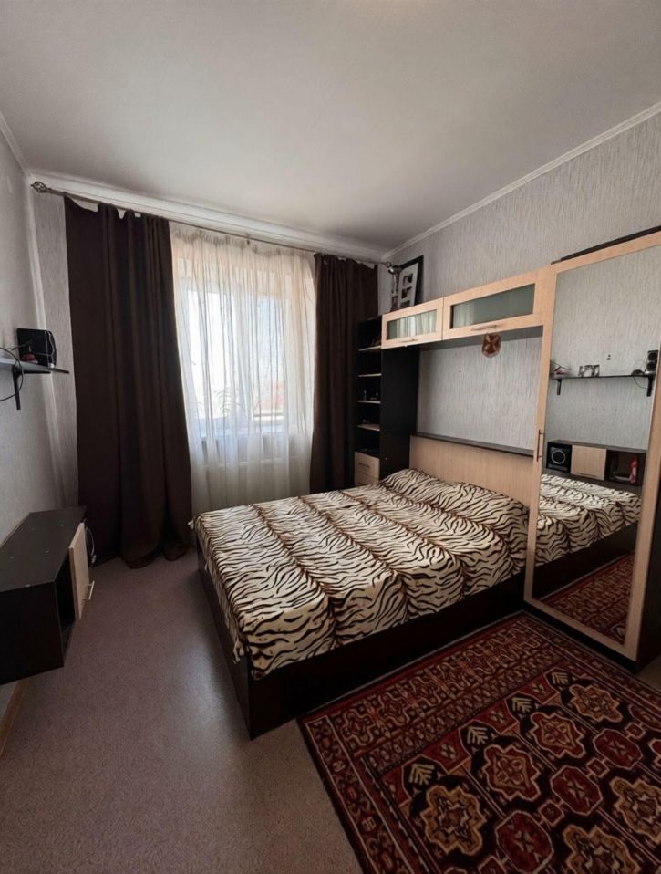 3-комн квартира Виталия Талабаева улица, 8