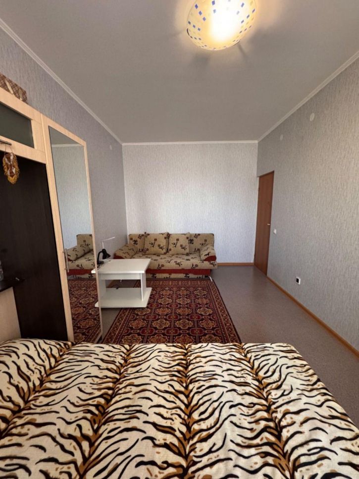 3-комн квартира Виталия Талабаева улица, 8