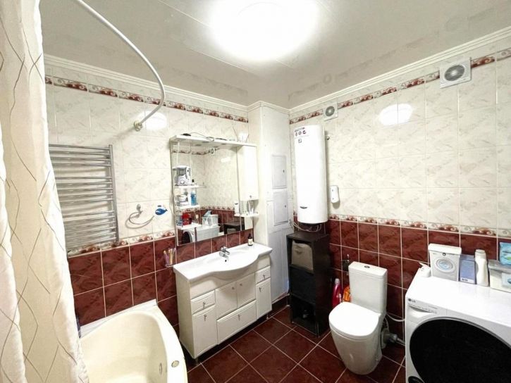 3-комн квартира Советской Армии улица, 240Б