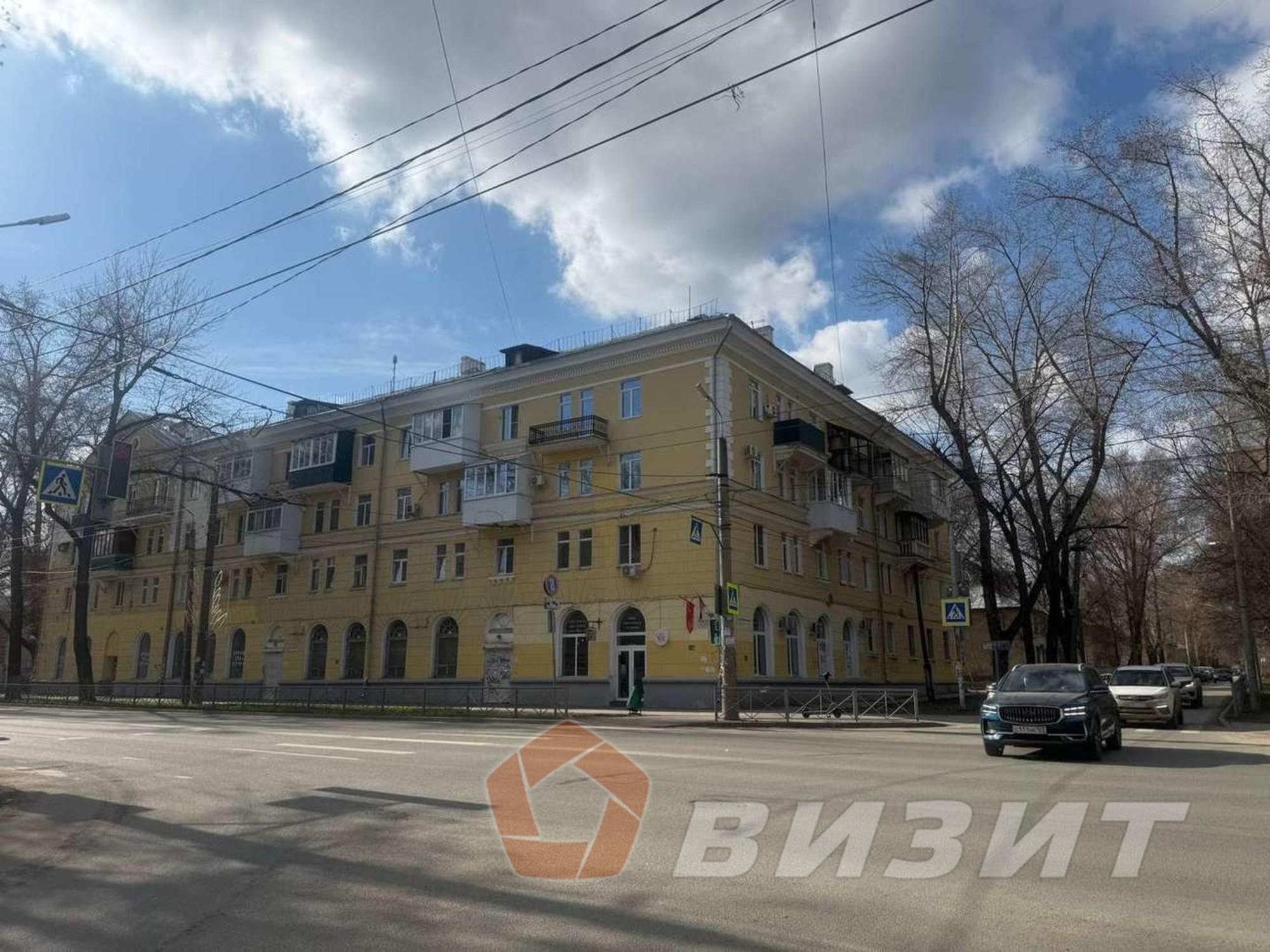 Купить торговое помещение за 13 000 000 рублей на Металлургов проспект, 12