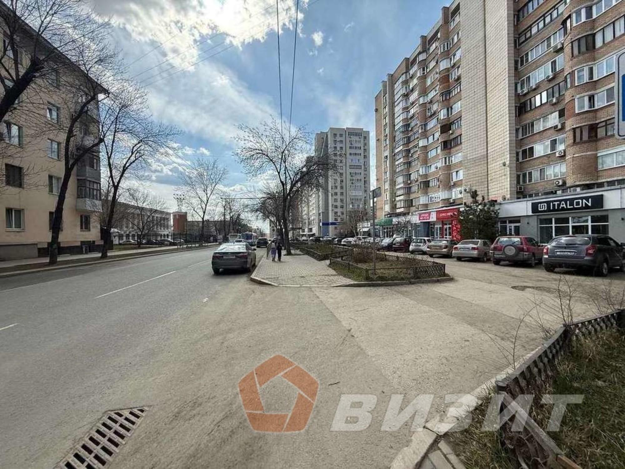 Купить торговое помещение за 25 000 000 рублей на Агибалова улица, 68