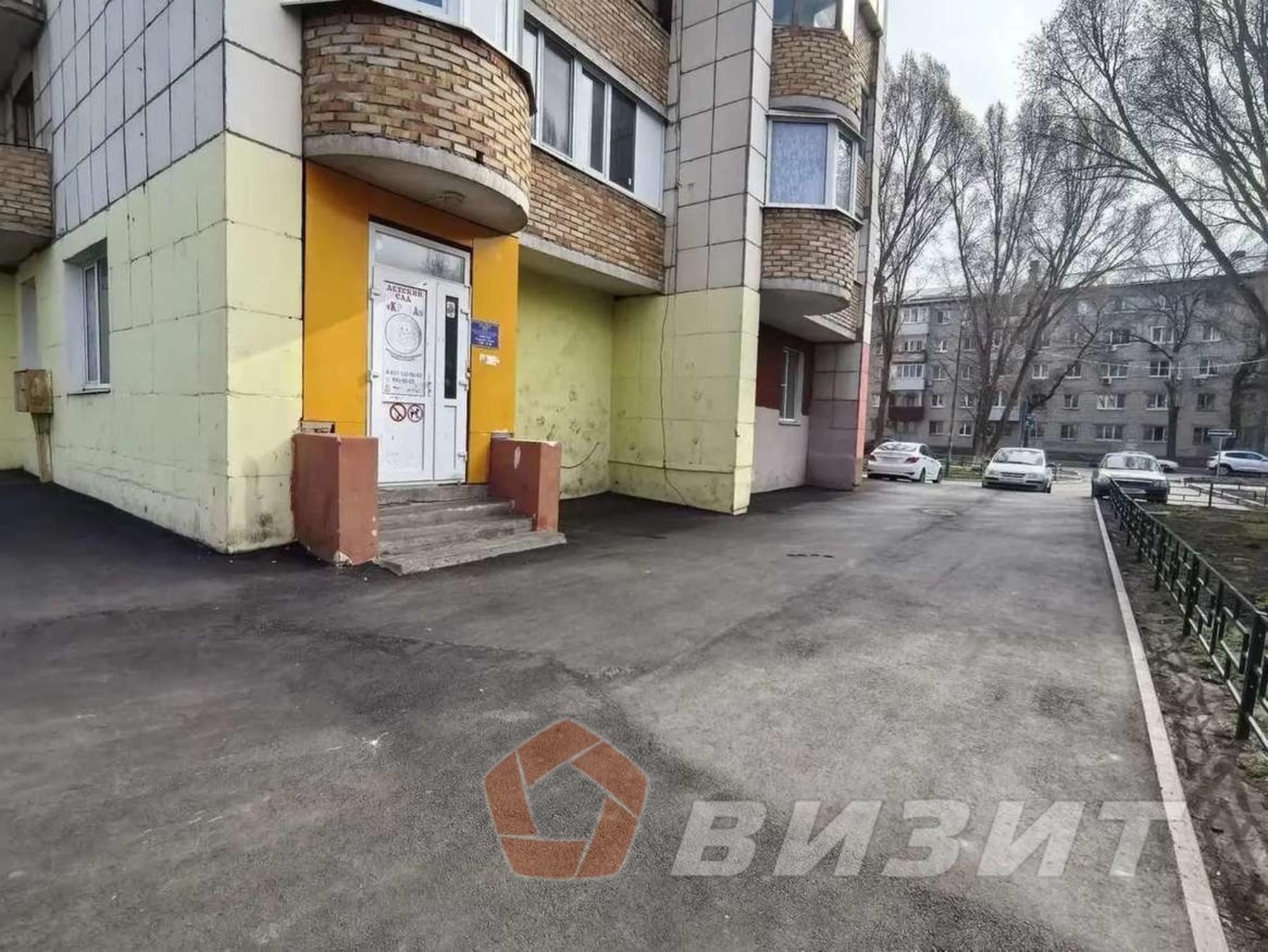 Сдать торговое помещение за 40 000 рублей на Свободы улица, 200
