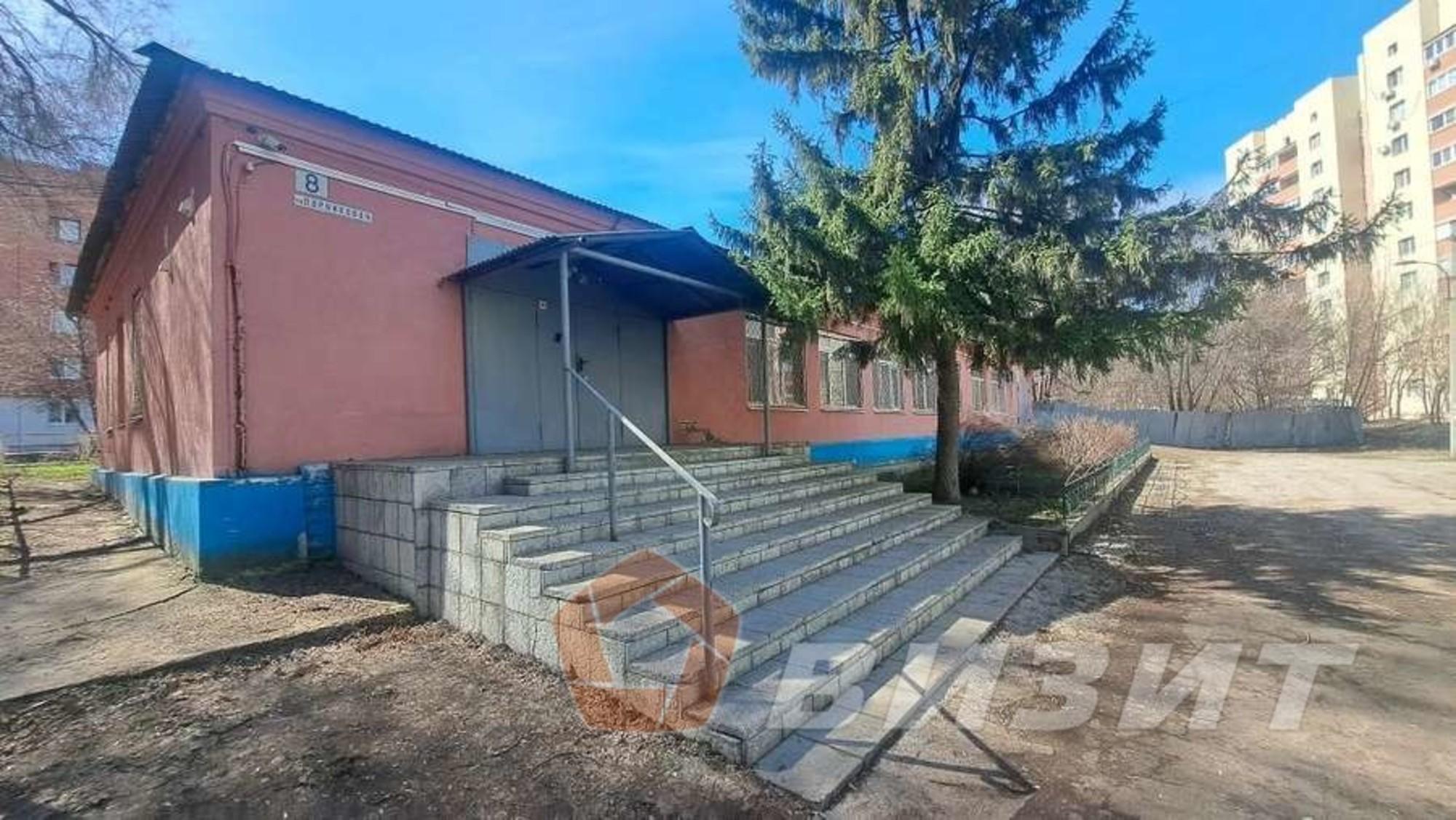 Сдать торговое помещение за 298 400 рублей на Парниковая улица, 8