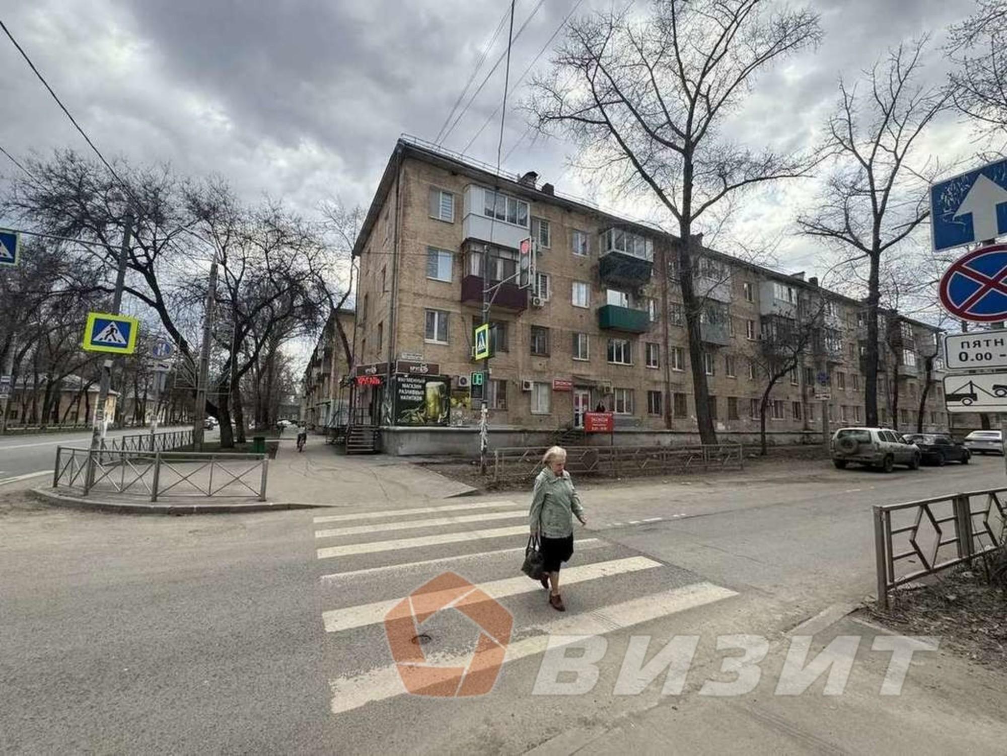 Купить торговое помещение за 13 500 000 рублей на Металлургов проспект, 6