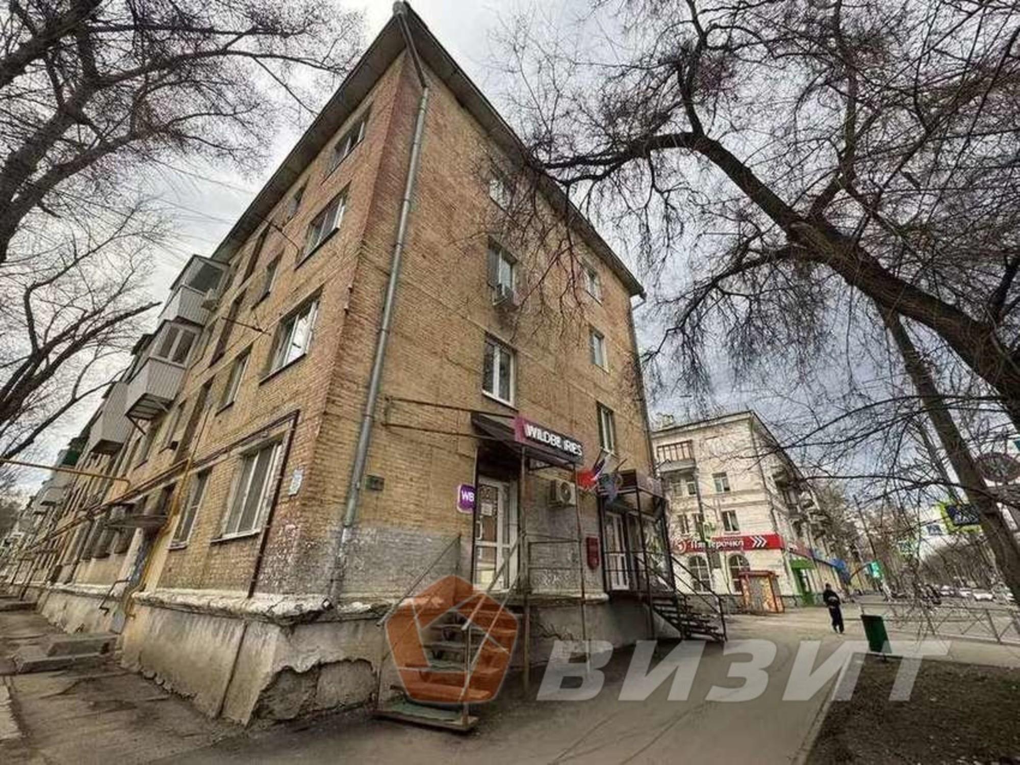 Купить торговое помещение за 13 500 000 рублей на Металлургов проспект, 6