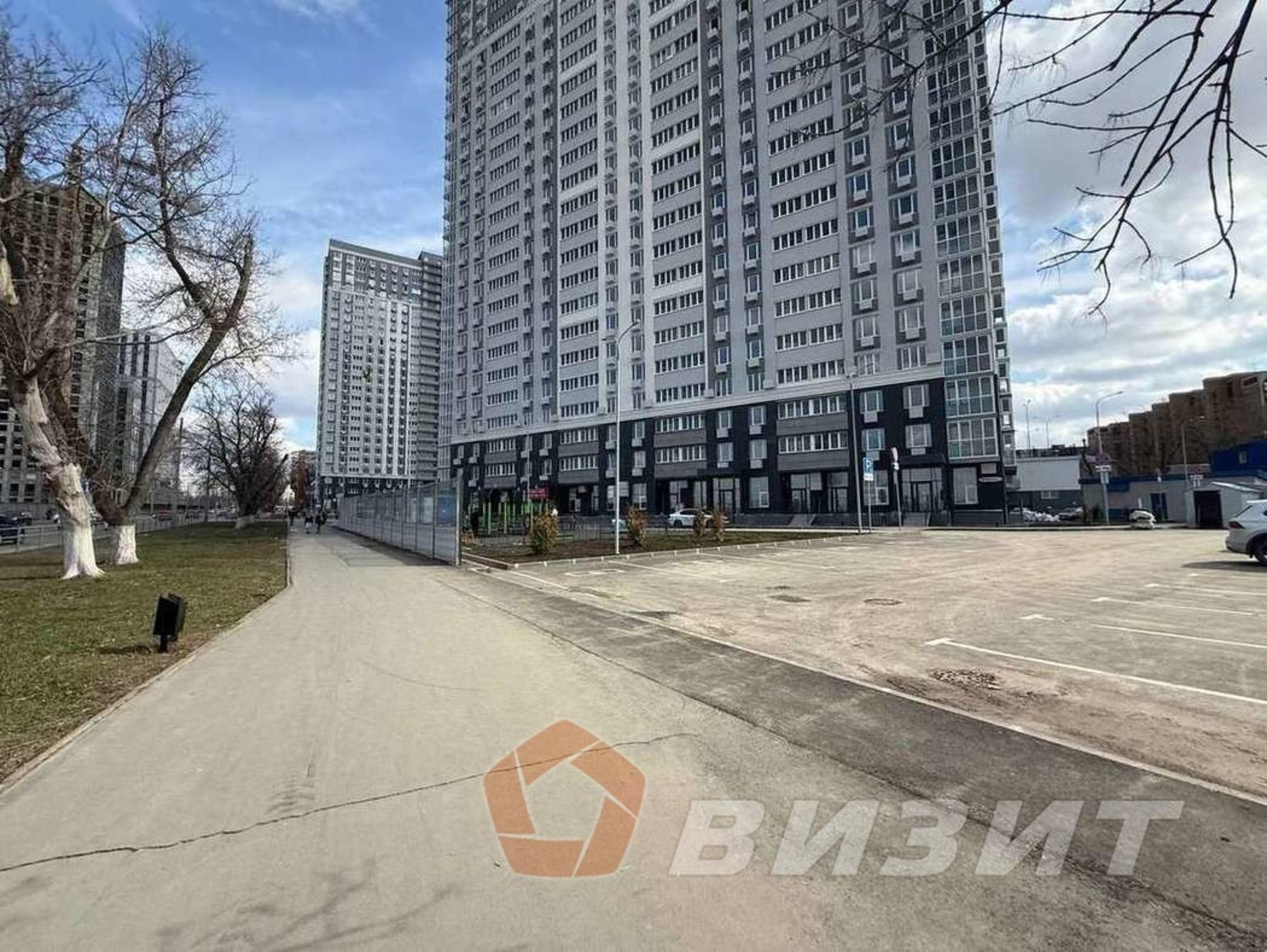 Сдать торговое помещение за 132 000 рублей на Московское шоссе, 9
