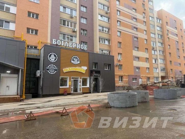 Торговое помещение Парижской Коммуны улица, 22