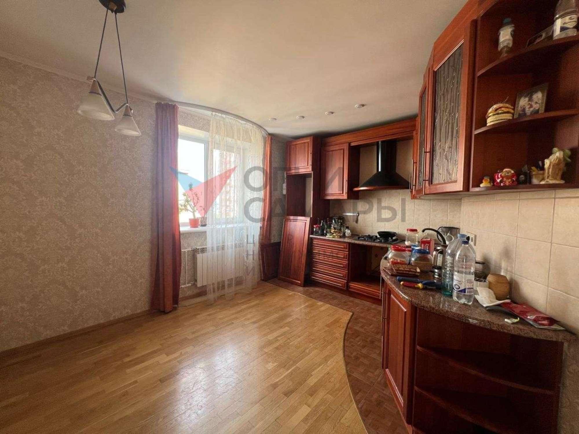 Купить квартиру за 17 000 000 рублей на Лейтенанта Шмидта улица, 24