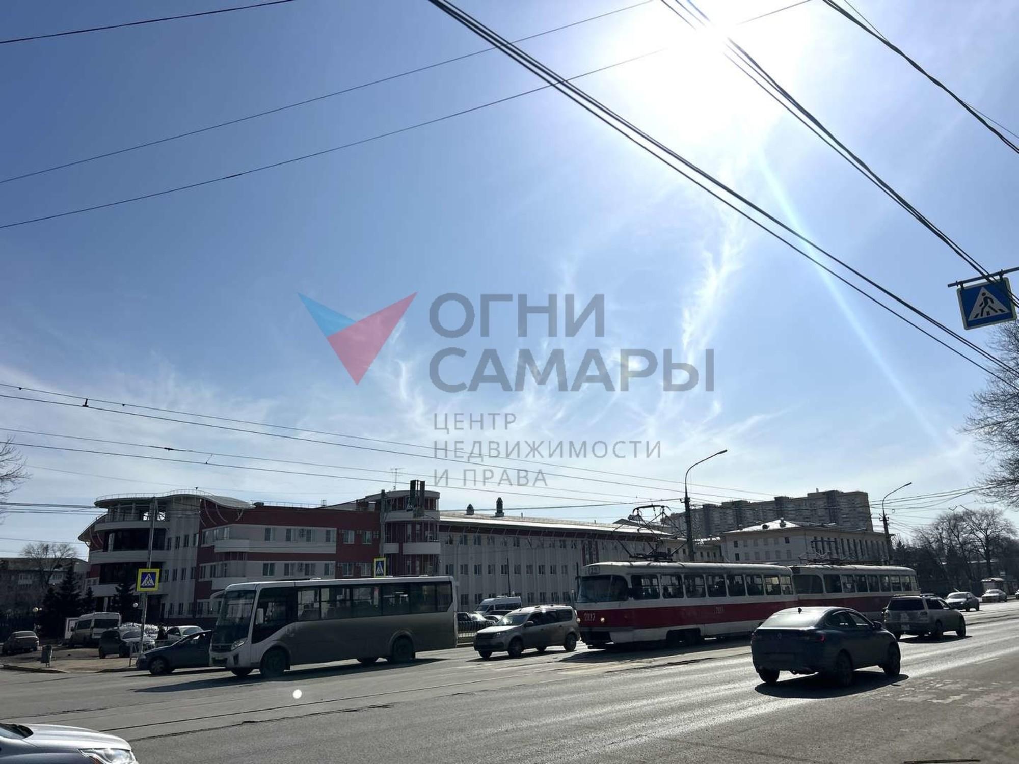 Купить торговое помещение за 12 100 000 рублей на Победы улица, 130