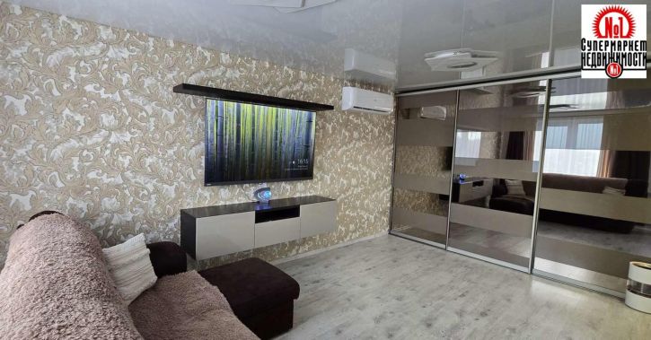3-комн квартира Виталия Жалнина улица, 22