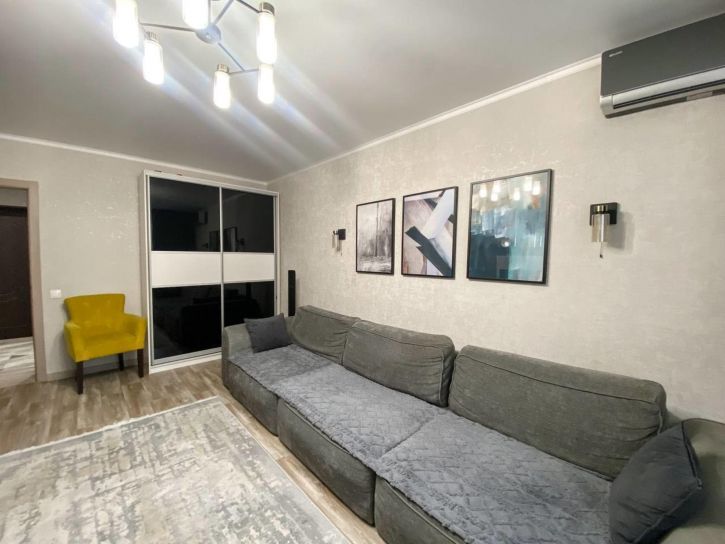 2-комн квартира Карбышева улица, 71