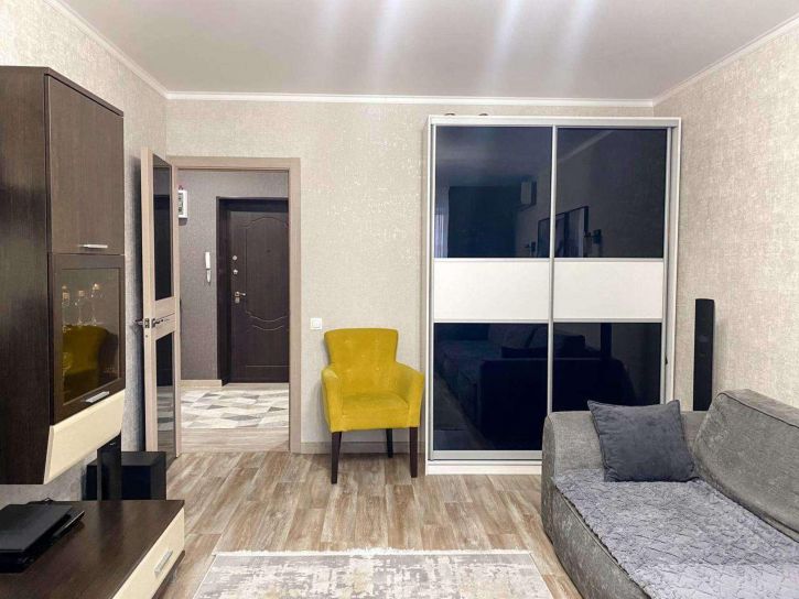 2-комн квартира Карбышева улица, 71