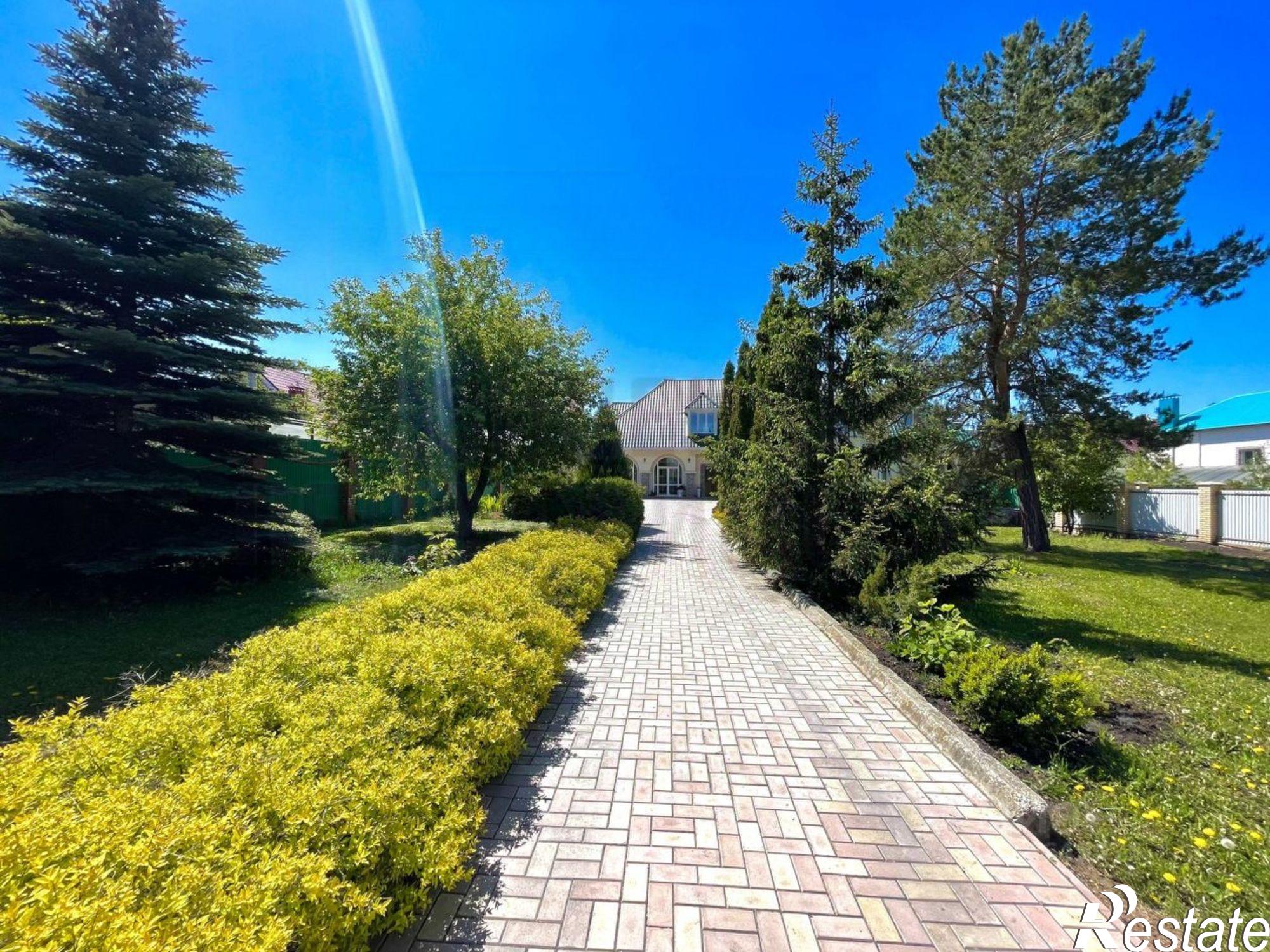 Сдать дачу, дом, коттедж за 300 000 рублей на 6-я линия, 69А