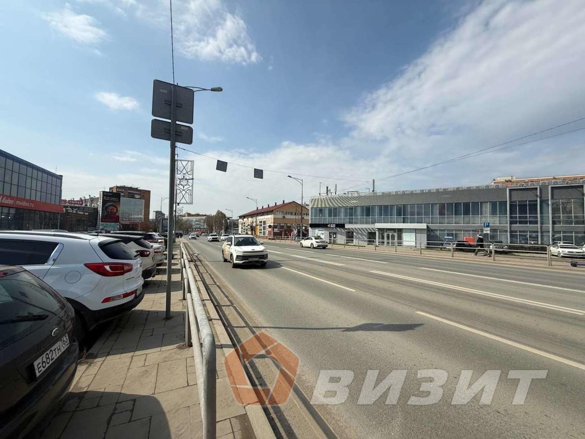 Купить торговое помещение за 193 000 000 рублей на Коммунистическая улица, 90/2