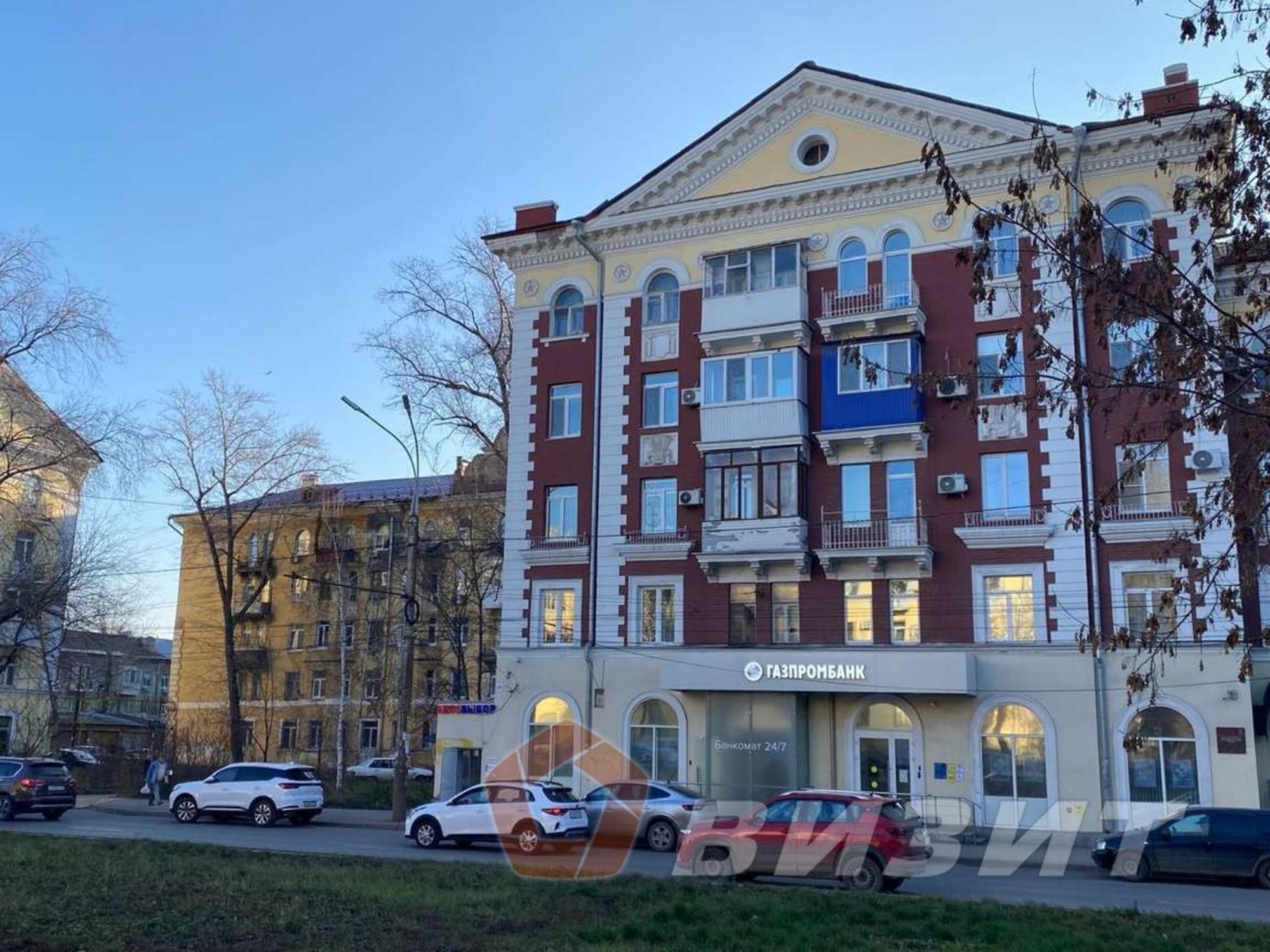 Купить торговое помещение за 31 000 000 рублей на Победы улица, 105