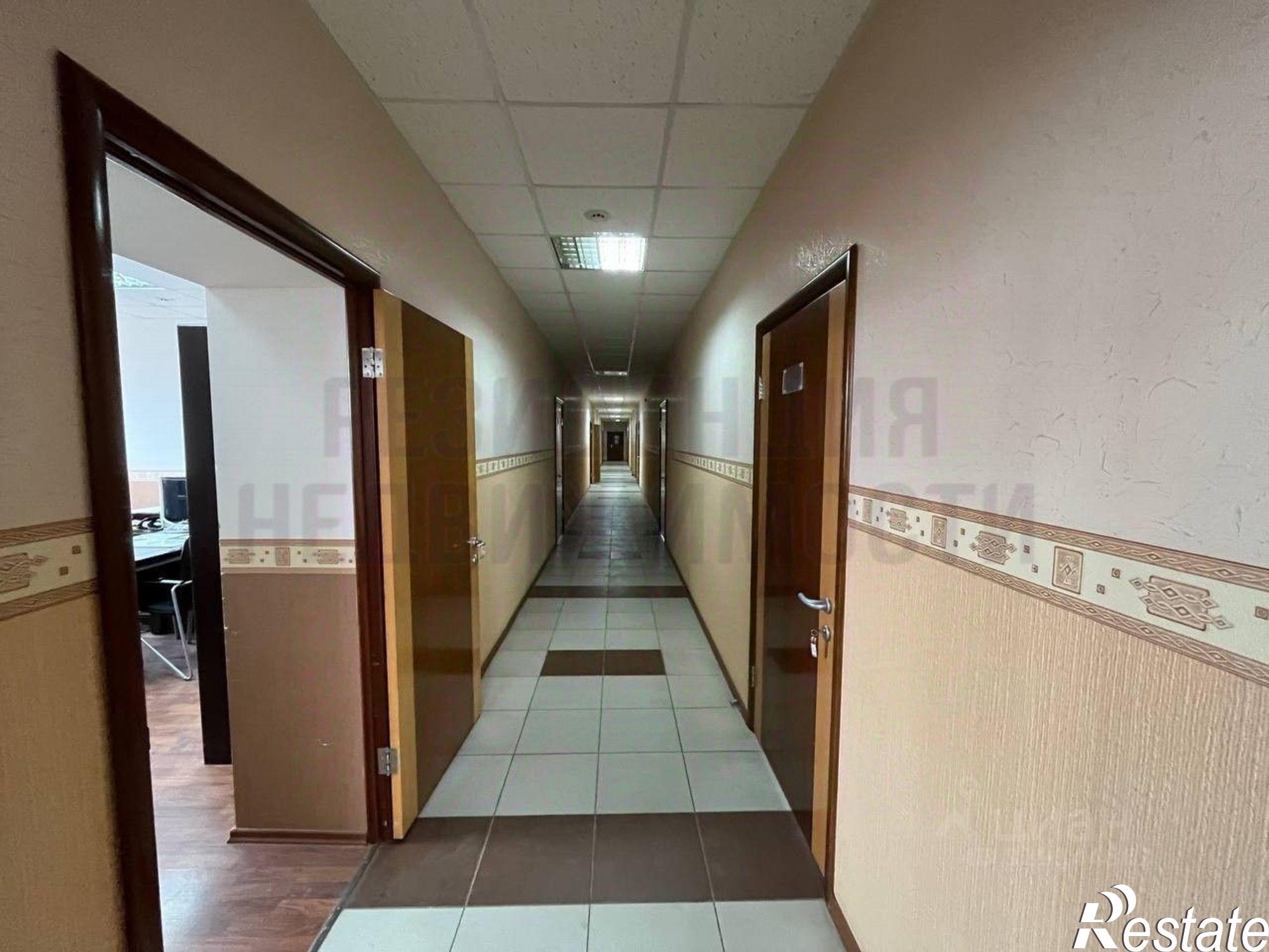 Купить офис, помещение под офис за 35 000 100 рублей на улица Неверова, 39