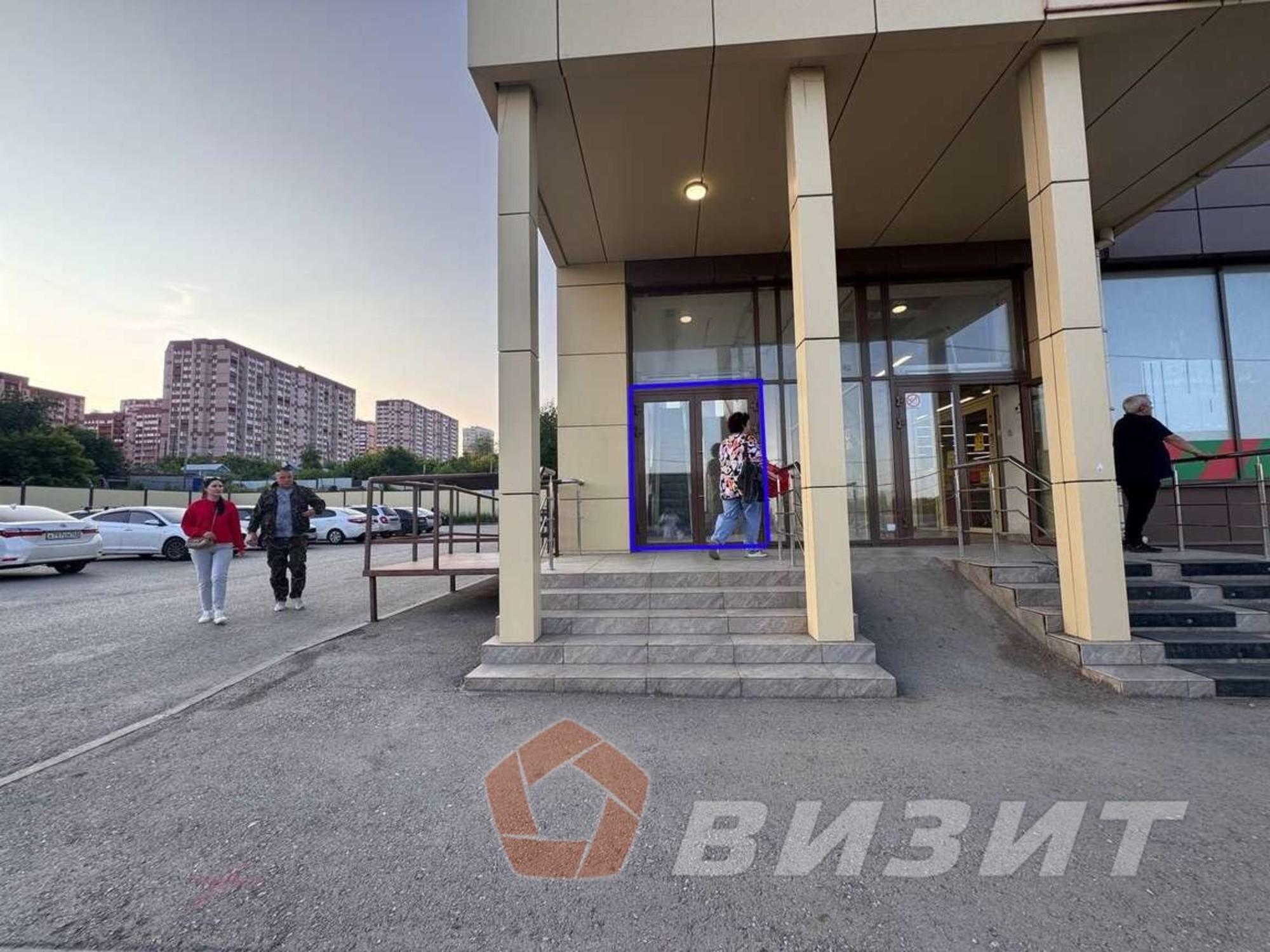 Сдать торговое помещение за 364 000 рублей на Дыбенко улица, 94