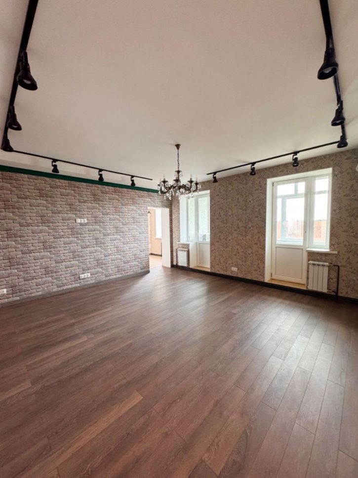 3-комн квартира Комсомольская улица, 7