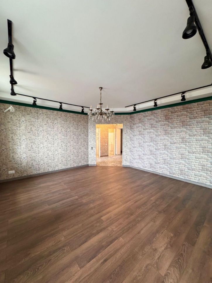 3-комн квартира Комсомольская улица, 7