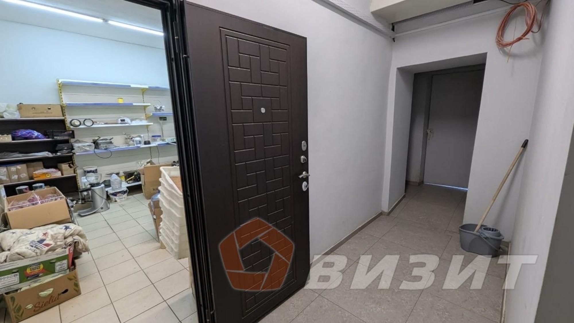 Сдать торговое помещение за 230 000 рублей на Ленина проспект, 1