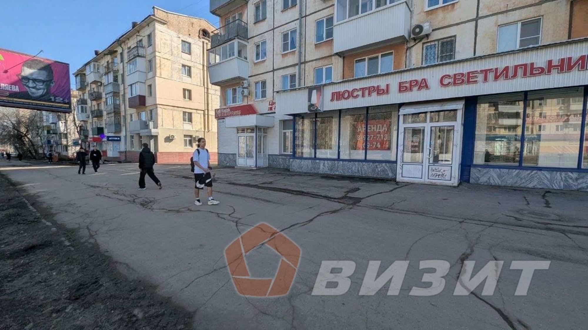 Сдать торговое помещение за 370 000 рублей на Гагарина улица, 103