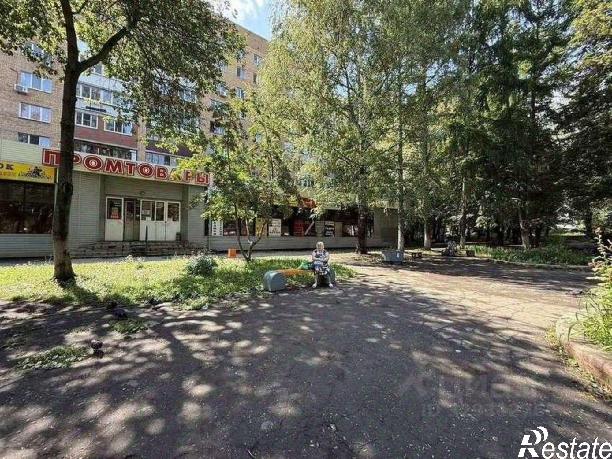 Купить торговое помещение за 90 000 300 рублей на пр-кт Кирова, 210