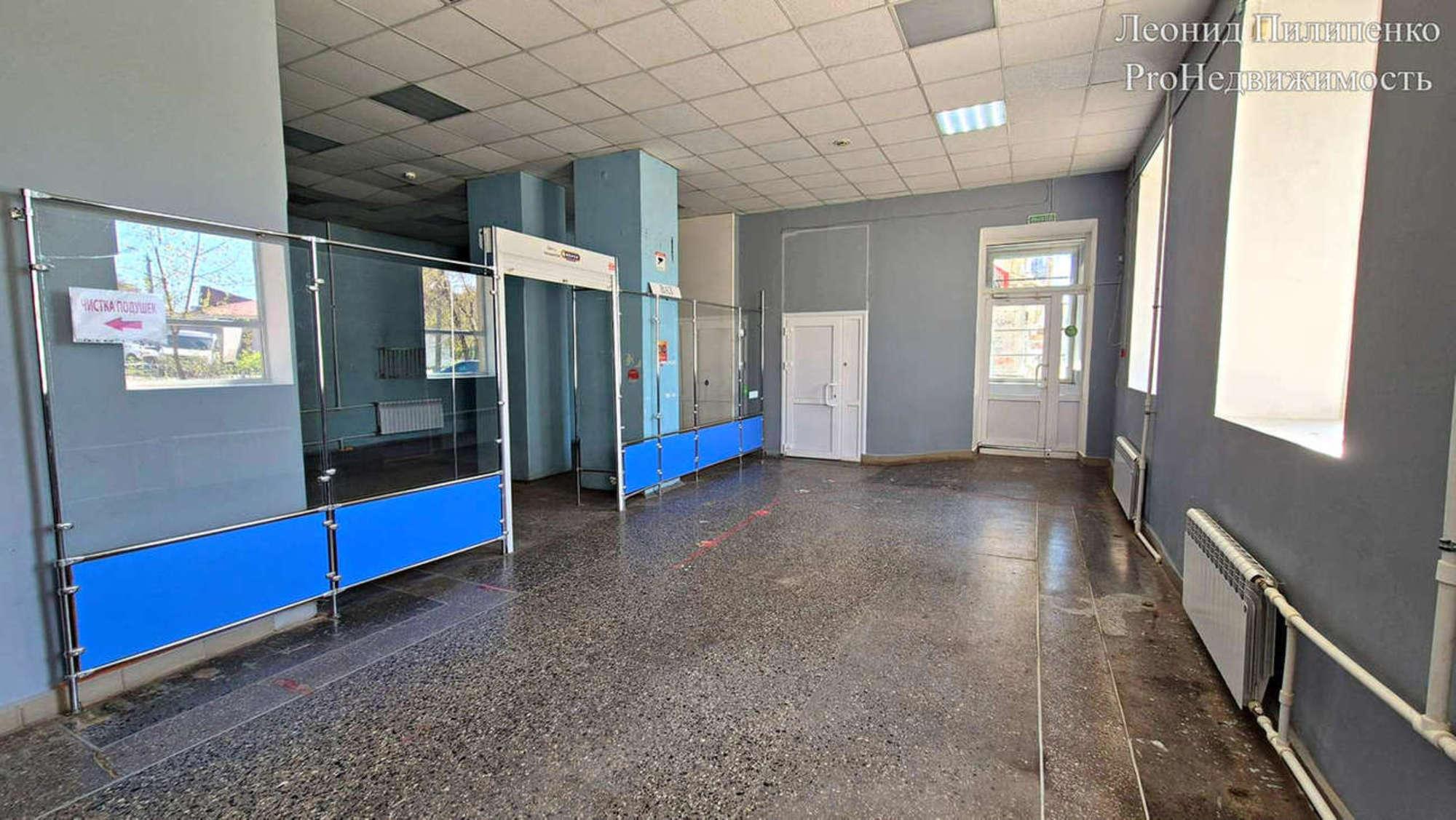 Сдать торговое помещение за 40 000 рублей на Победы улица, 1