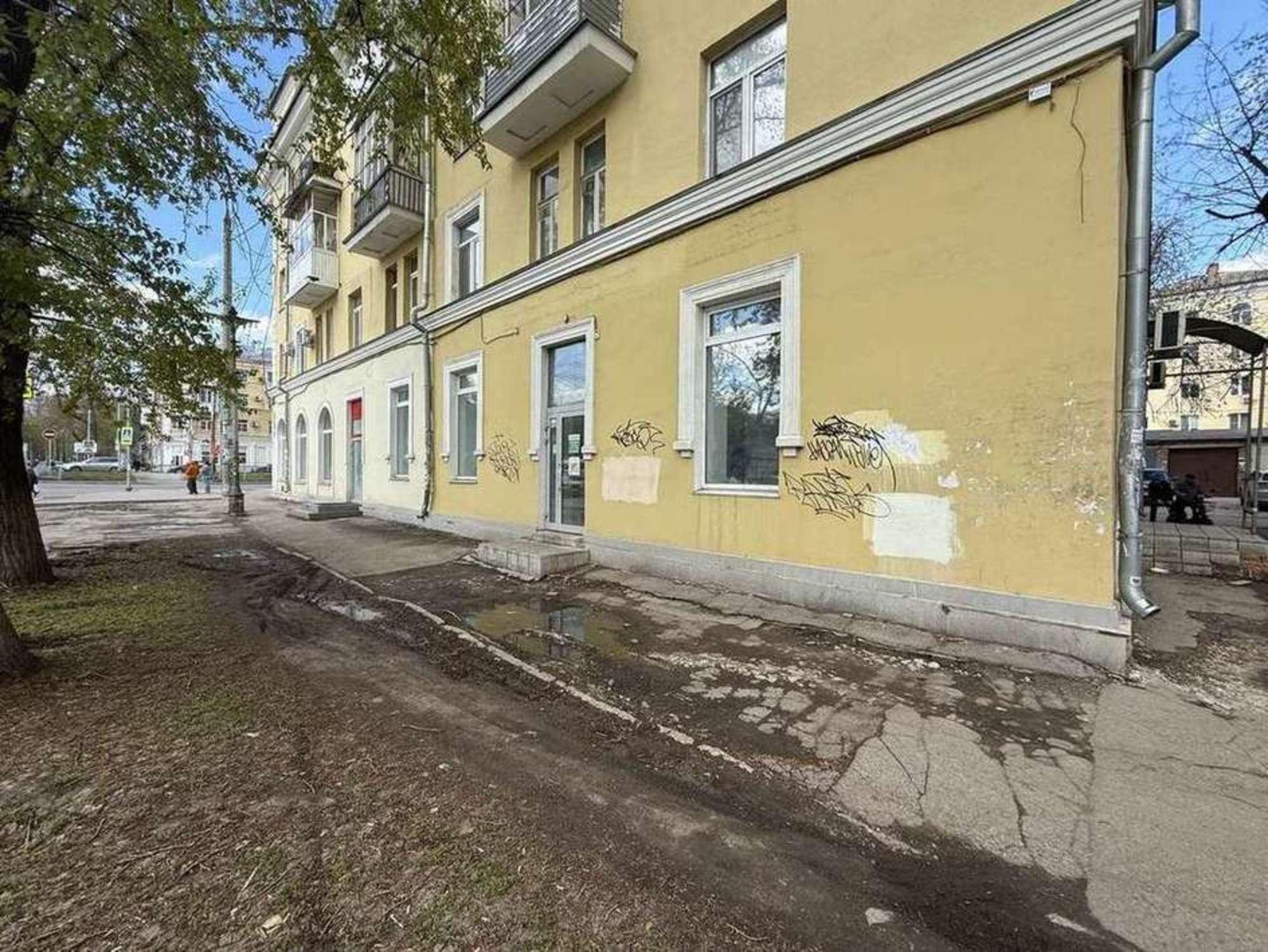 Сдать торговое помещение за 107 000 рублей на Победы улица, 101