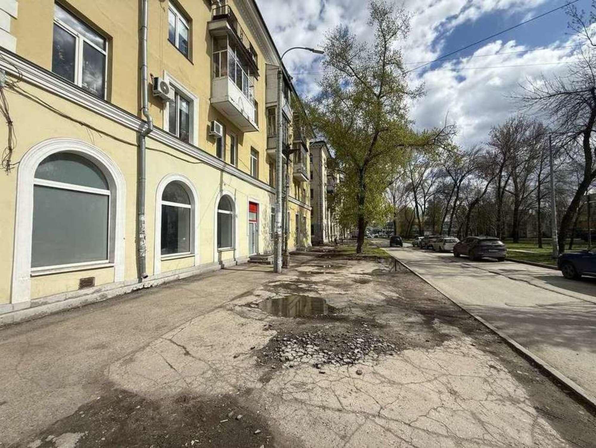 Сдать торговое помещение за 107 000 рублей на Победы улица, 101