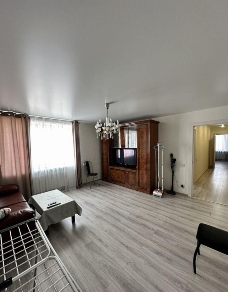 3-комн квартира Кирова проспект, 322Ак1