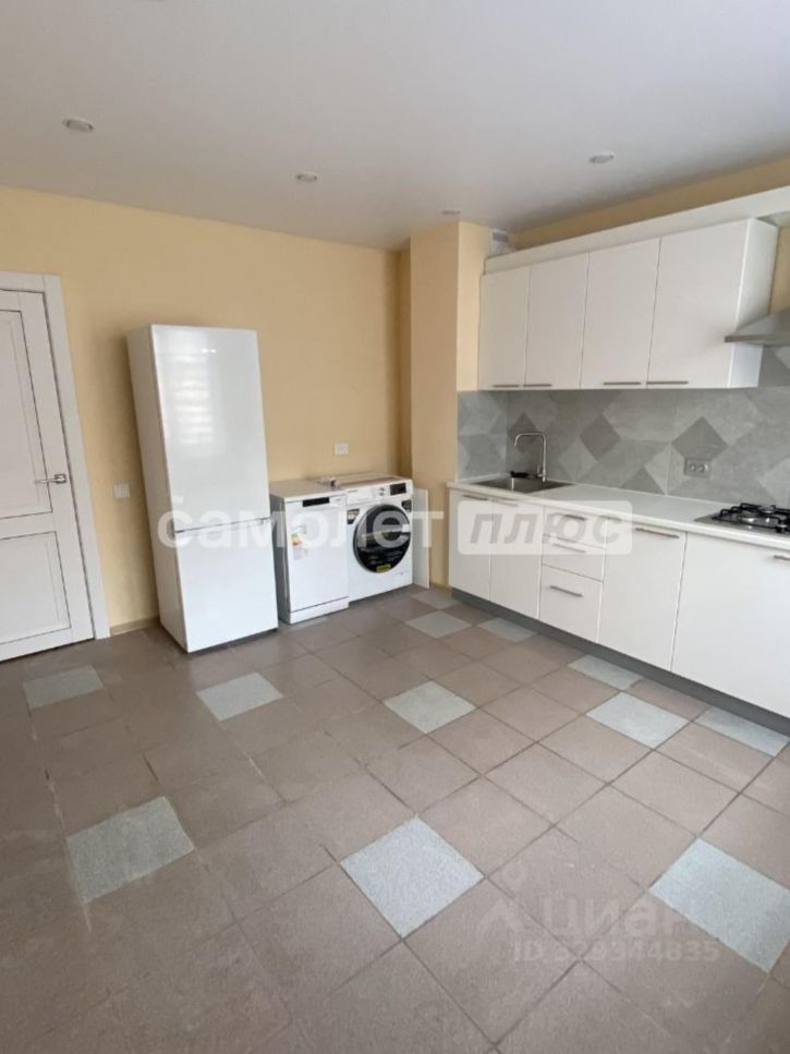 3-комн квартира Чернореченская улица, 8к2А