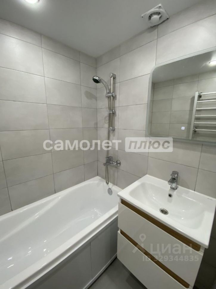 3-комн квартира Чернореченская улица, 8к2А