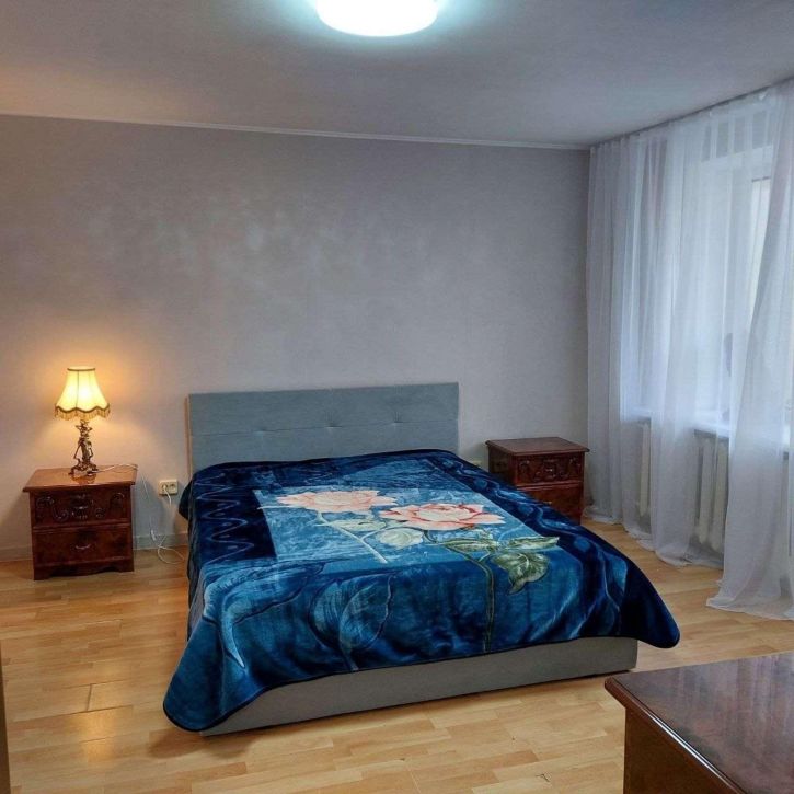 2-комн квартира Советской Армии улица, 4