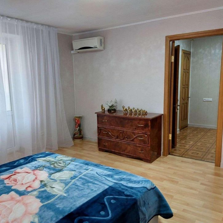 2-комн квартира Советской Армии улица, 4