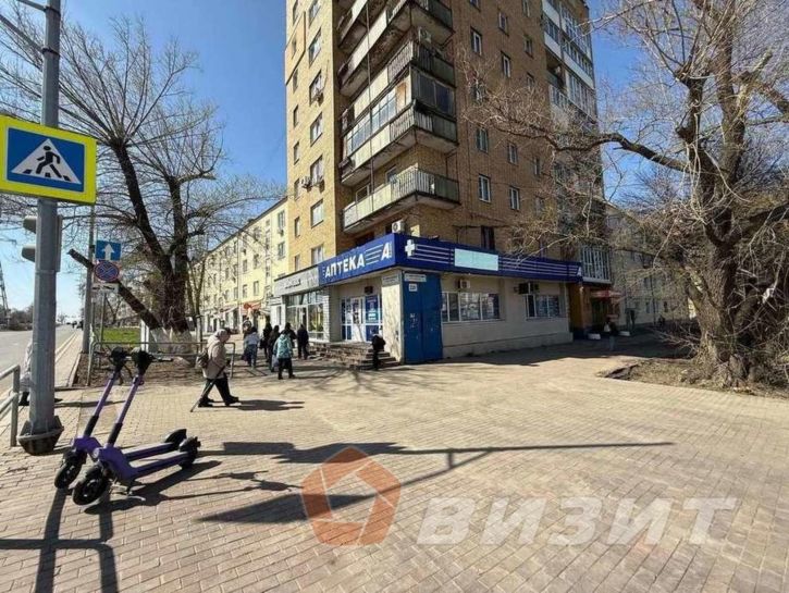 Торговое помещение Советской Армии улица, 220