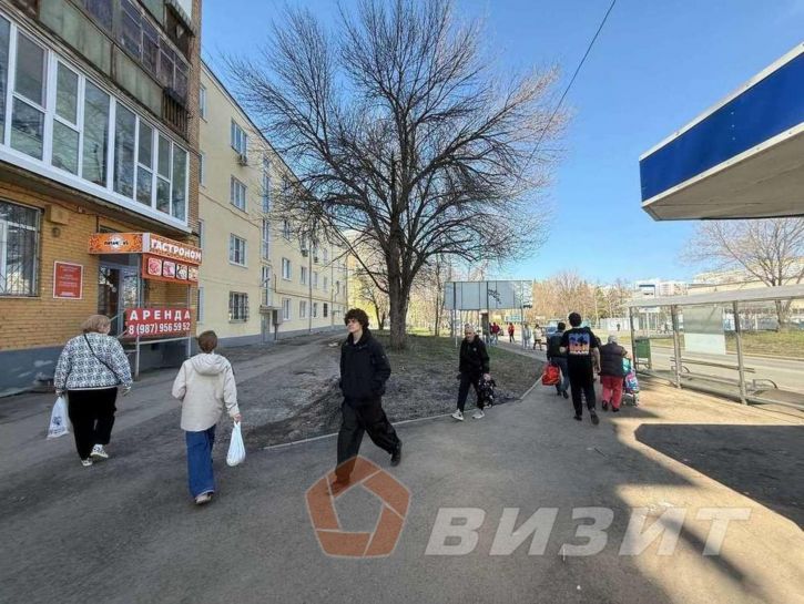 Торговое помещение Советской Армии улица, 220