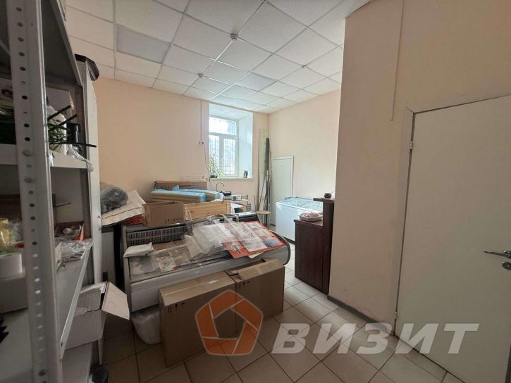 Торговое помещение Советской Армии улица, 220